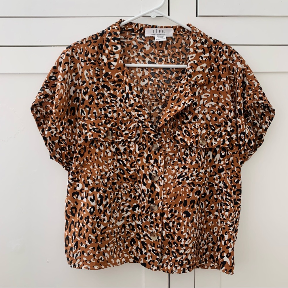 L.I.F.E Cheetah Print Brown/ Black Crop Top Button Shirt Size Large